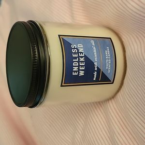WB Endless Weekend Single Wick Candle